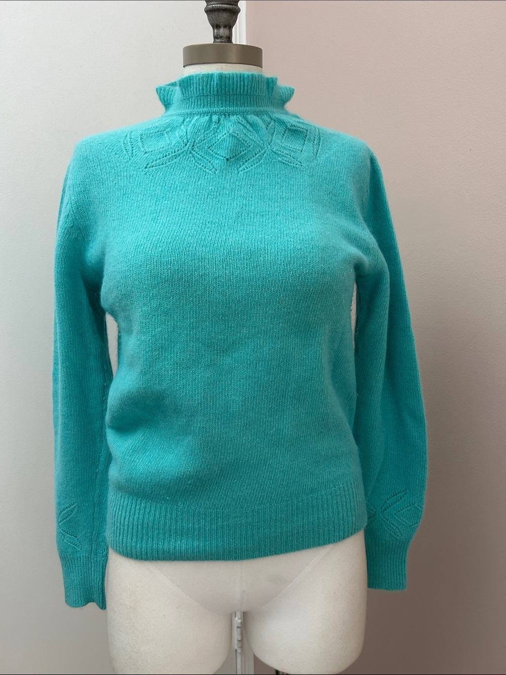 VTG Saks Fifth Avenue Turquoise Ruffled Turtleneck Lambswool Angora Sweater M